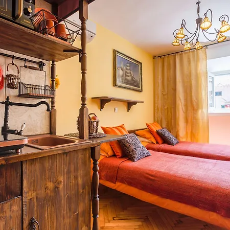 Gostinjska kuća Main Square 4*