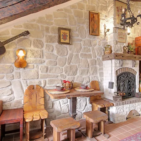 Gostinjska kuća Main Square 4*