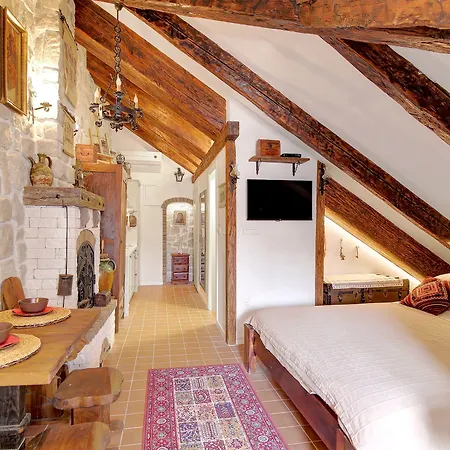 Main Square 4*