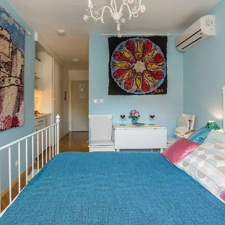 Main Square بيت ضيافة 4*